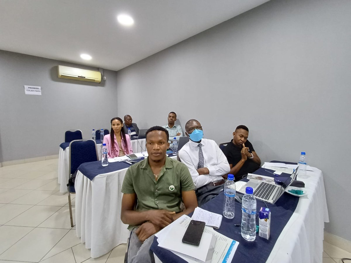 AcdivocaMZ's tweet photo. Workshop de indução realizado hoje para nossos parceiros de implementação do Projecto FTF RESINA! Discutimos comunicação, inclusão, regras financeiras e o papel fundamental dos parceiros. Juntos, fazemos a diferença! 💚 #FTFRESINA #ParceirosDeImplementação #EmpoderandoComunidades https://t.co/BXBAkSy9C6