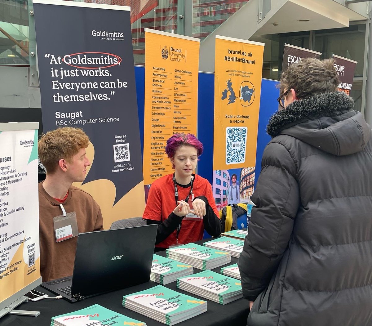 A great way to plan your future. 🎓🌟 Our students had the unique chance to chat directly with university reps, admission officers, and professors from across the country! 🤩🎉 Did you find the HE Fair enlightening? #StartHereGoFar #HigherEdFair