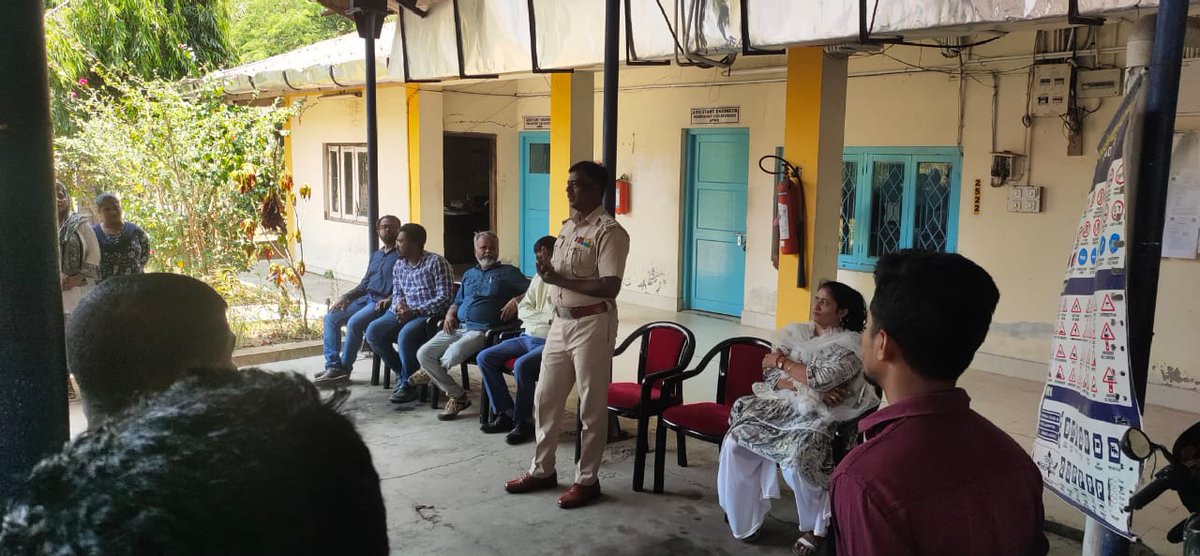 Traffic_ANP's tweet photo. "Another successful road safety class conducted at APWD workshop, educating employees and drivers on the importance of safe driving practices. 🛣️ Together, we're making our roads safer for everyone! #SafetyFirst #RoadSafety https://t.co/NtrvNMe7JO
