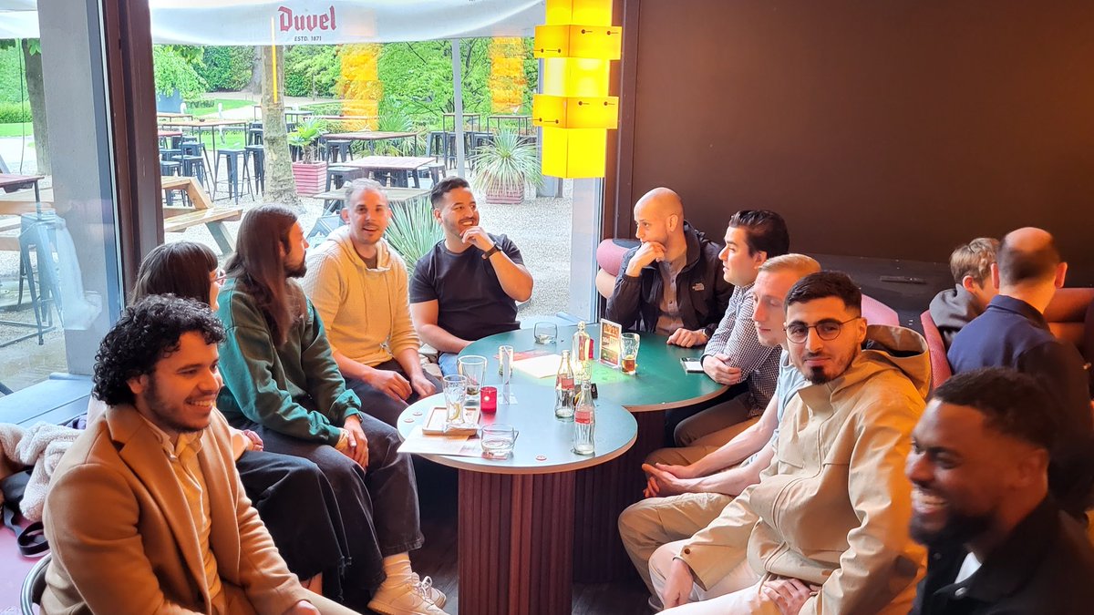 Tom_Kuster's tweet image. Starting the week off full of energy!! We had a wonderful #XRPCommunity get together saturday in @DeCasinoConcert 🇧🇪!!!

Meeting new people and having around familiar faces like @MKaldoun @xspectDS, @angell_denis, @baltazar223 and @notbatokikic was so much fun!