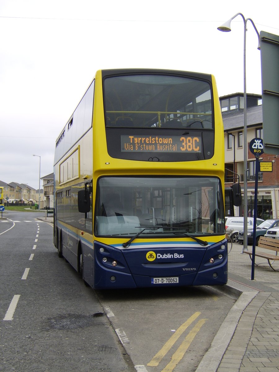 VT52 is pictured at the 38C terminus in Tyrrelstown.15th April  2008. #dublinbus #vt52