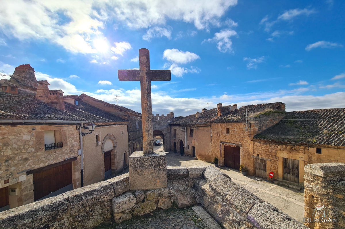 Hoy nos vamos a dar un paseo por Maderuelo, uno de los Pueblos más Bonitos de España en la provincia de Segovia, en la comunidad de Castilla y León. elliodeabi.com/2024/03/paseo-… #Segovia #CyLesVida #Maderuelo #LosPueblosmbe
