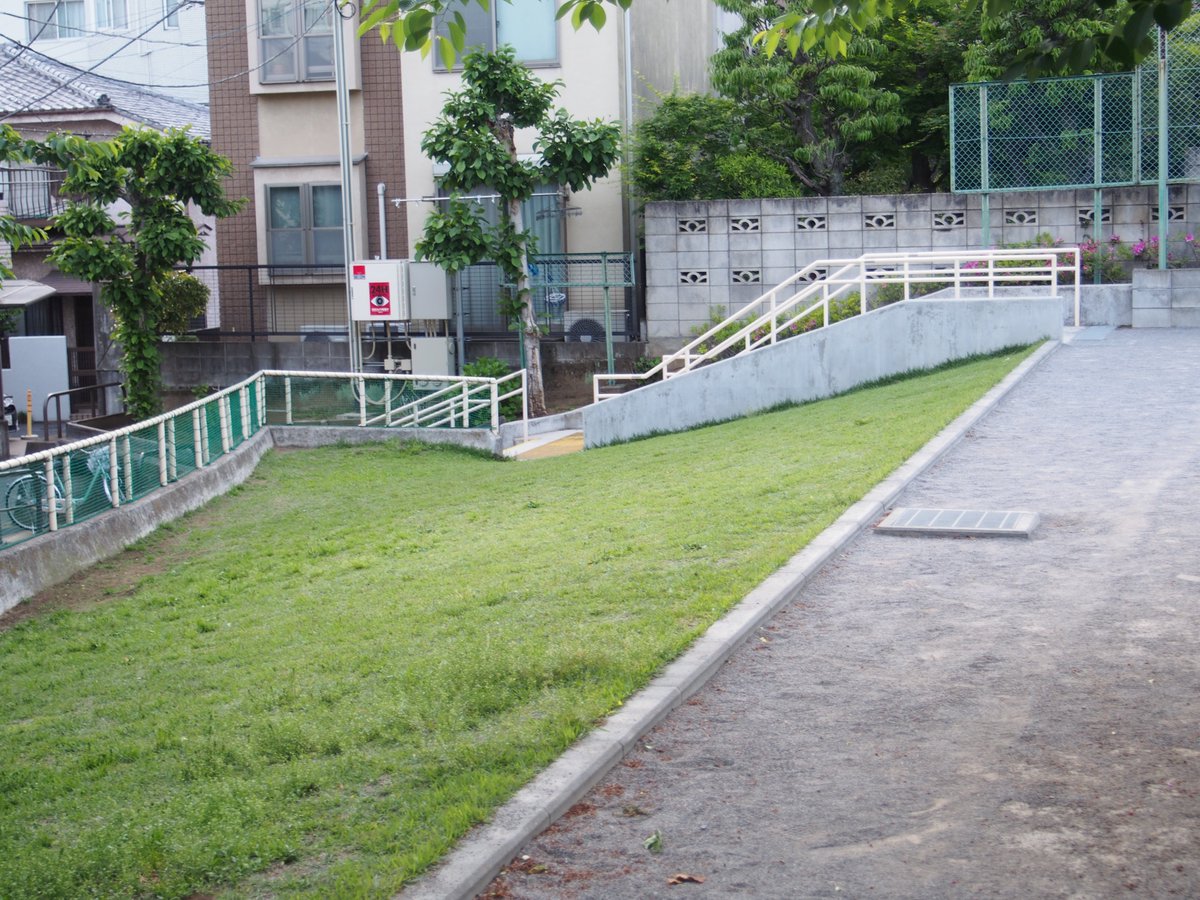 昨日第二かねき湯さんの湯上り、森山みつきさんがアンナ役を演じられた、福地清監督の短編｢春景～序章～｣のロケに使われた公園が近いはず。と足を伸ばした。
劇中の｢思い出ベンチ｣は先客がいて座れなかったが、切なくも前向きな作品を思い返しながら園内を歩いて蕩けた🤤
youtu.be/Nat6Fw_6YhY?si…