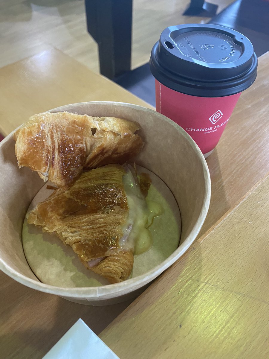 5:20 into 10 hour cross trainer.

Pit stop croissant and coffee.

£4.95 delivered straight to the cross trainer but stopping to eat it to get some calories in.

#LoveTheJourney ❤️🏆🏃‍♂️