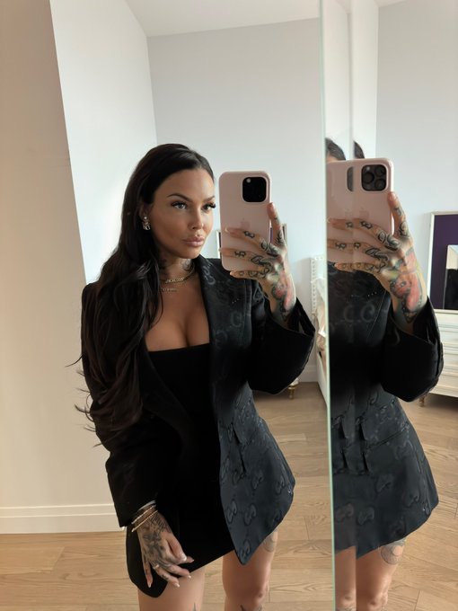 🖤 https://t.co/lzKGVUbdXc