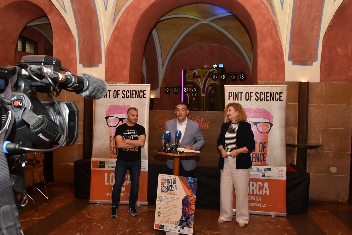 🍻🔬🔠 El festival @pintofscienceES reunirá en #Lorca a seis científicos para acercar las emociones, la lingüística y la investigación a los ciudadanos. 👉 Se celebrará el 13, 14 y 15 de mayo a partir de las 19 horas en la Sala Silos. ℹ lorca.es/noticias/notic…