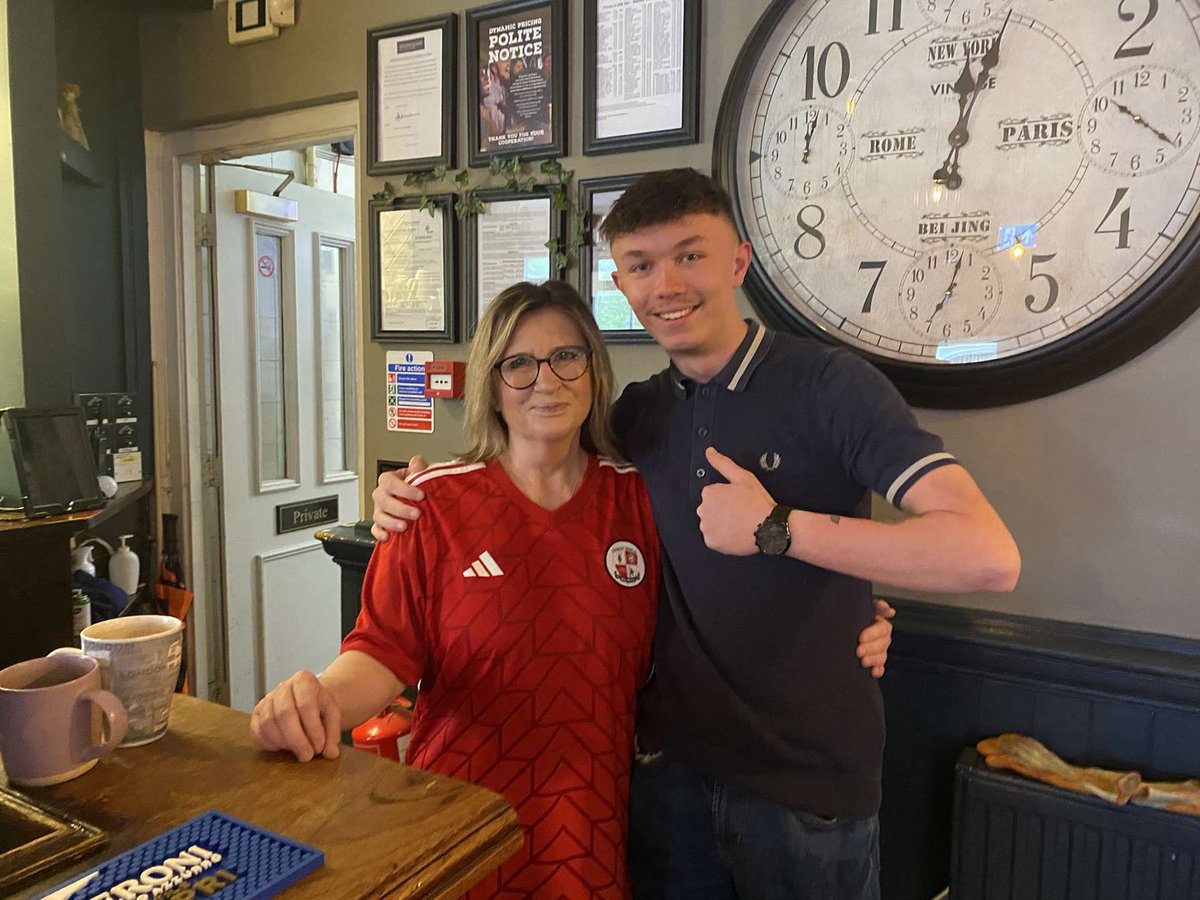Big thanks to Gillian for the service this morning , should be back very soon 👊🏻@crawleytown @MKDonsFC
