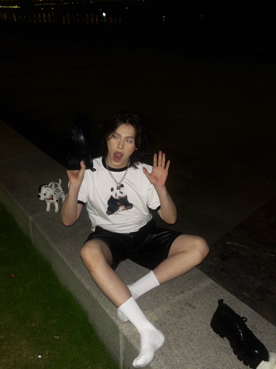 itsmidgeee's tweet photo. 户外？ #1m #1s #top #奶1 #奶狗 #美式男孩 #白袜 #原味 #男高中生 https://t.co/IgpY26Oe9y