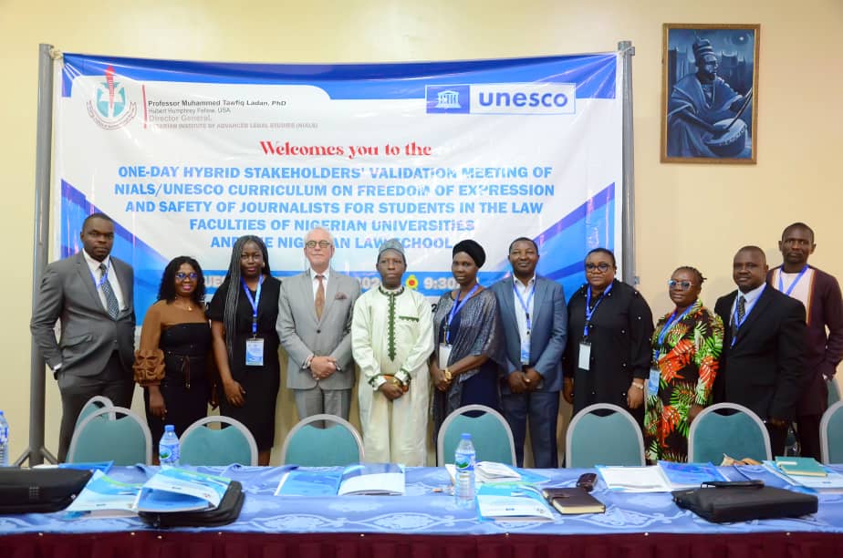 ⚖Faculties of Law in 🇳🇬 Universities & Law Schools 🎓 with UNESCO’s support adopts the first-ever curriculum on freedom of expression and safety of journalists for future judges 👉 Read more shorturl.at/xBJMW 👉 See UNESCO’s work with the judiciary shorturl.at/vHOPV