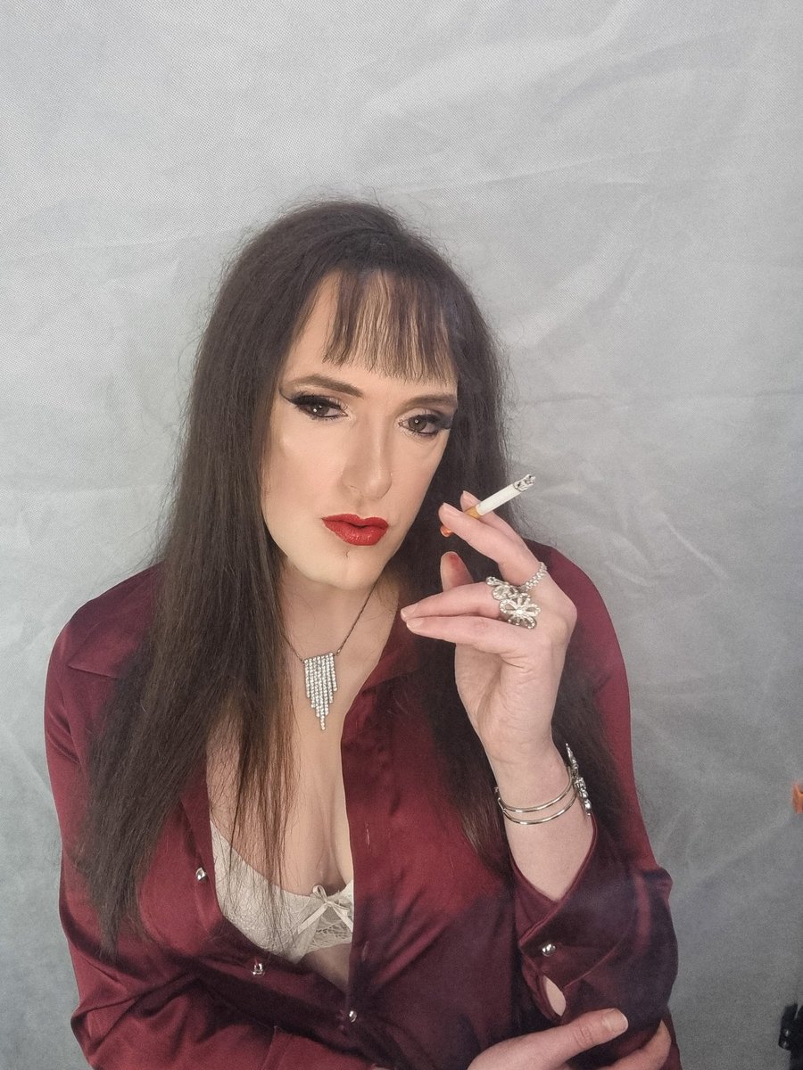 #nonbinary #genderfluid #mtftransformation #crossdresser #crossdresserselfies #translivesmatter #TransWomenAreWomen #transformation #maletofemale #boyswillbegirls #LGBTQIA #feelingsexy #feelingbeautiful #smokinggirls #smokingbeauty