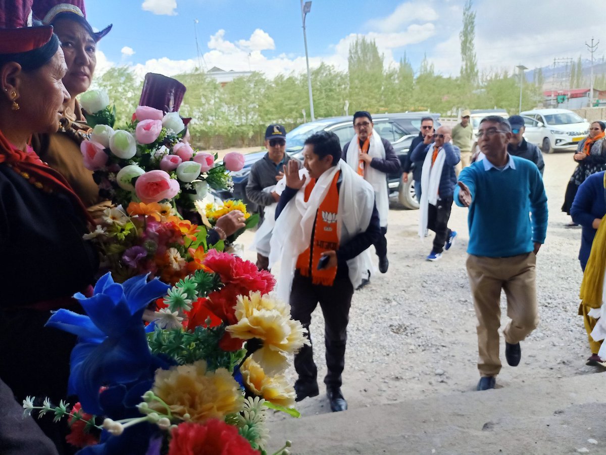 Had a fruitful @BJP4india for #LokSabaElection2024 campaign at Spituk village with sitting MP @jtnladakh and BJP Phyang constituency Karyakartas. Highlighted Ladakh's development post-UT formation. #ModiHainTohMumkinHain #SabkaSaathSabkaVikas #AbkiBaar400Baar