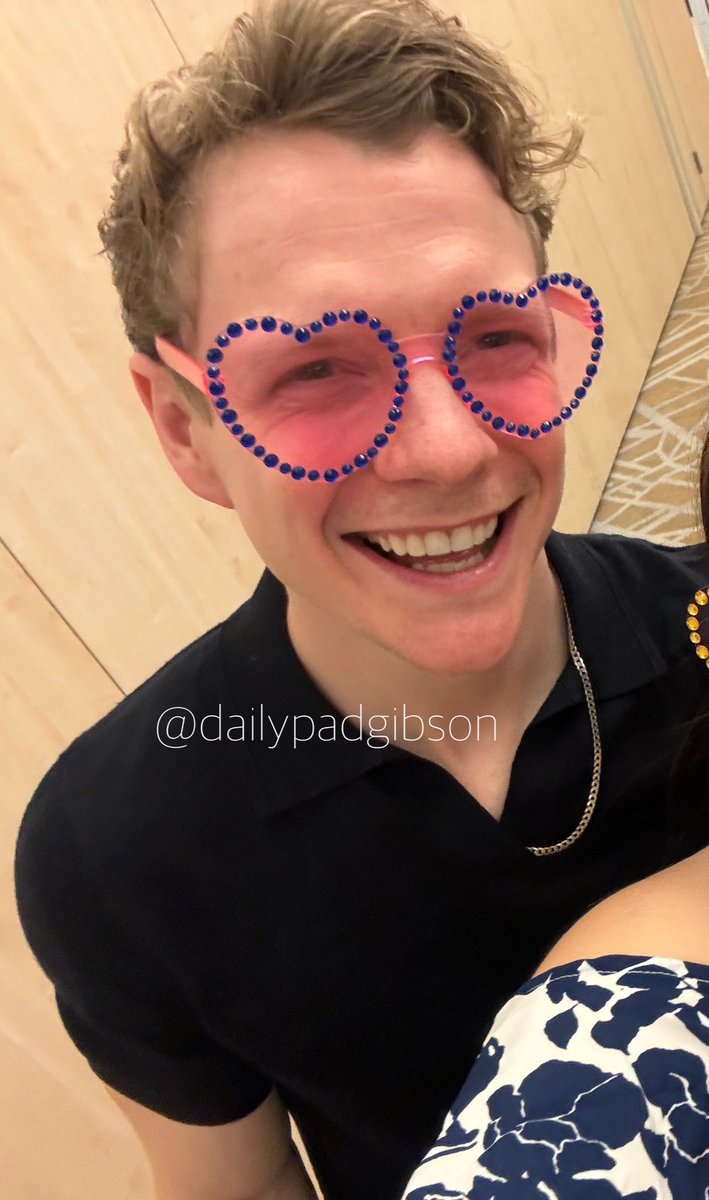 New favourite thing :
Paddy with heart-shaped glasses + rhinestone
