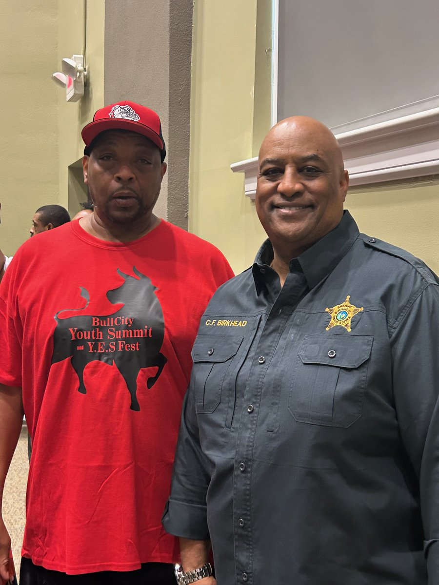 Sheriff @cf_birkhead talking to local kids at the 6th Annual Youth Summit at Holton Center. We appreciate invite from LaManda Pryor of @HaytiReborn + Fred Evans of Bull City Football as parents/family/school children gathered to kick off summer activities #OneCommunityOneDurham