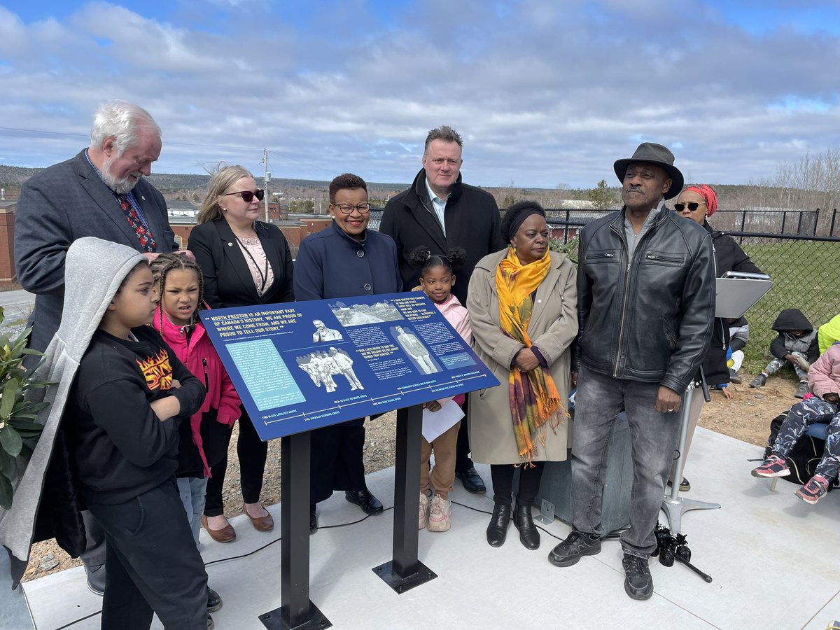 On Friday the unveiling of the Arnold D. Johnson Historical Panel in North Preston took place. The ceremony was attended be both students of Nelson Whynder school & elders from the community, who spoke about his impact on the people and his community. @David_Hendsbee @VoteTwila