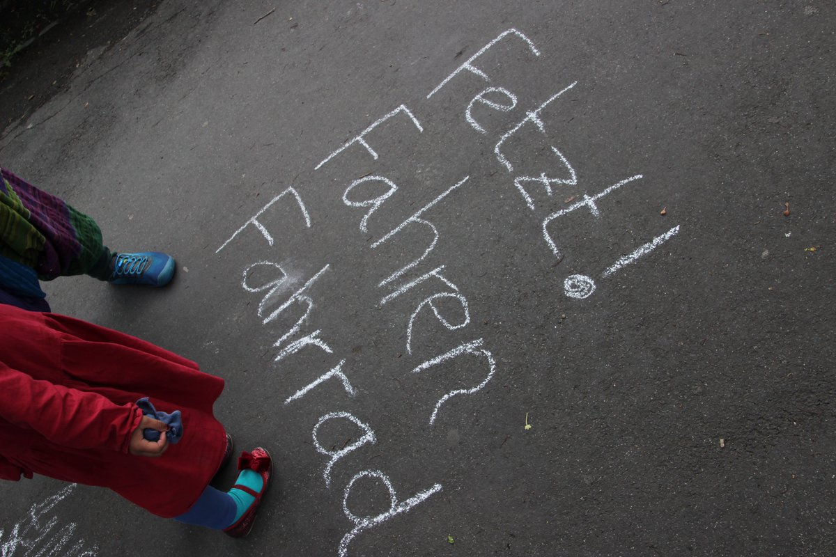 Fahrrad Fahren Fetzt!

Bei der #KidicalMass in #Offenbach am Sonntag setzen mehr als 400 Radelnde ein klares Zeichen für eine kinder- und fahrradfreundliche Verkehrspolitik

<a href="/KinderaufsRad/">Kidical Mass - Kinder aufs Rad</a> #strassenfueralle #streetsforkids
