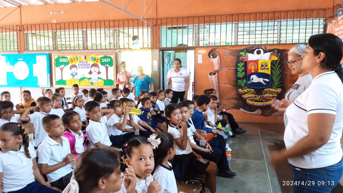 #SepaQue || En la U.E 'Robert Serra' situada en el municipio Bermúdez, parroquia Santa Catalina, se llevó a cabo conversatorio sobre el Agua a los niños y niñas de esta institución. @GPintoVzla

#SucreSeResteaConMaduro