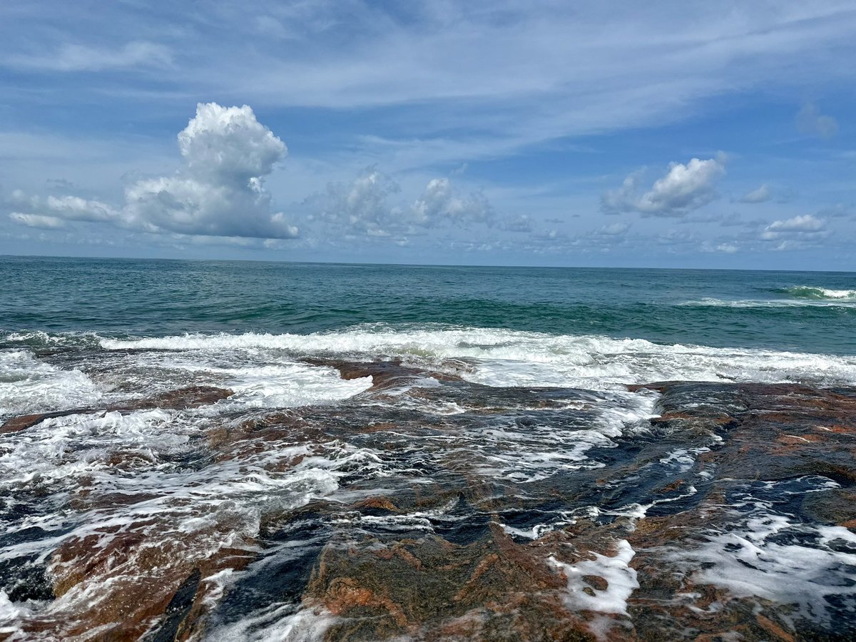 LilithdeVavoua's tweet photo. Bereby est magnifique 😍 

J’étais quand même un peu gênée de traverser le village des gens pour aller m’amuser. J’ai eu l’impression que ça pouvait déranger leur tranquillité. https://t.co/gCdusamkmx