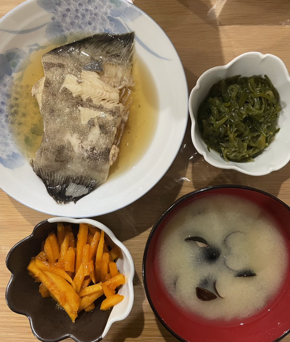 夜ご飯
カレイの煮付け、かぼちゃのきんぴら、
めかぶ、みそ汁