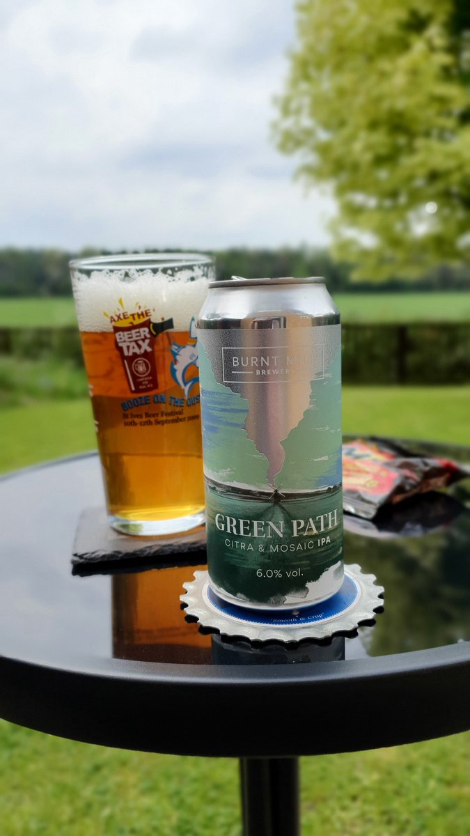 Cloudy but plenty warm enough for a #gardenbeer after a walk into town with @Ambybamby77 for the #BankHoliday market. Cheers! @BurntMillBeer 🌱⛅️🍻 #beerpic