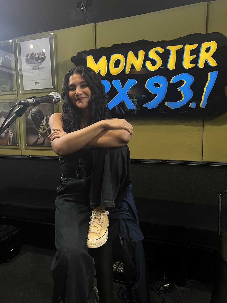 Exactly 5️⃣ years since her last live performance on the Monster, @KianaVee is here again TONIGHT to bring her sweet tunes to the #ConcertSeries 🍭🎶 Tune in via radio or the #RX931 livestream channels now! 🎧 #IAmAMonster