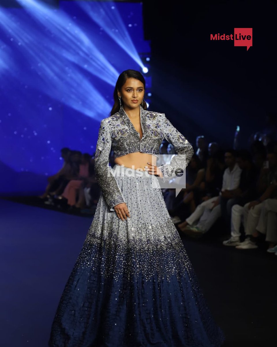 The ultimate fusion of couture and charisma at the Mumbai Times Fashion Week as celebrities grace the ramp with style. 

#FashionWeek #MumbaiTimes #Glamour #MumbaiTimesFashionWeek24 #fashionshow #sushmitasen #malikaarorakhan #avneetkaur