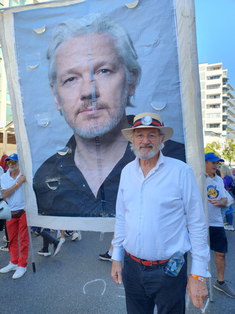 John Shipton, father of Julian Assange @withMEAA at Brisbane May Day rally today. Mr Shipton speaks Tuesday night at LaValla Hall Paddington 6.30pm events.humanitix.com/john-shipton-a…
