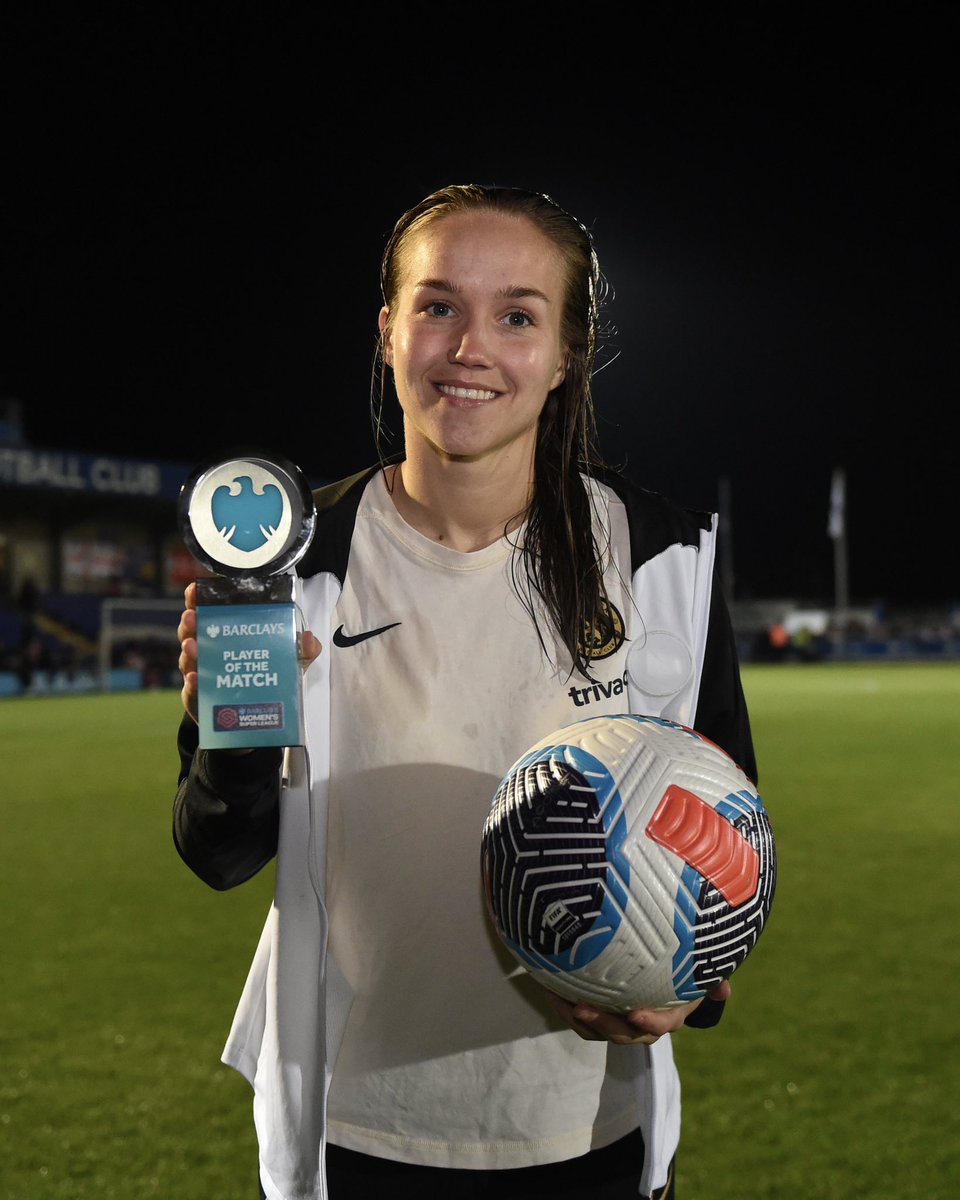 Four goals and a @BarclaysWSL Player of the Match award. 🏆

Just @Guro_Reiten things. ✨