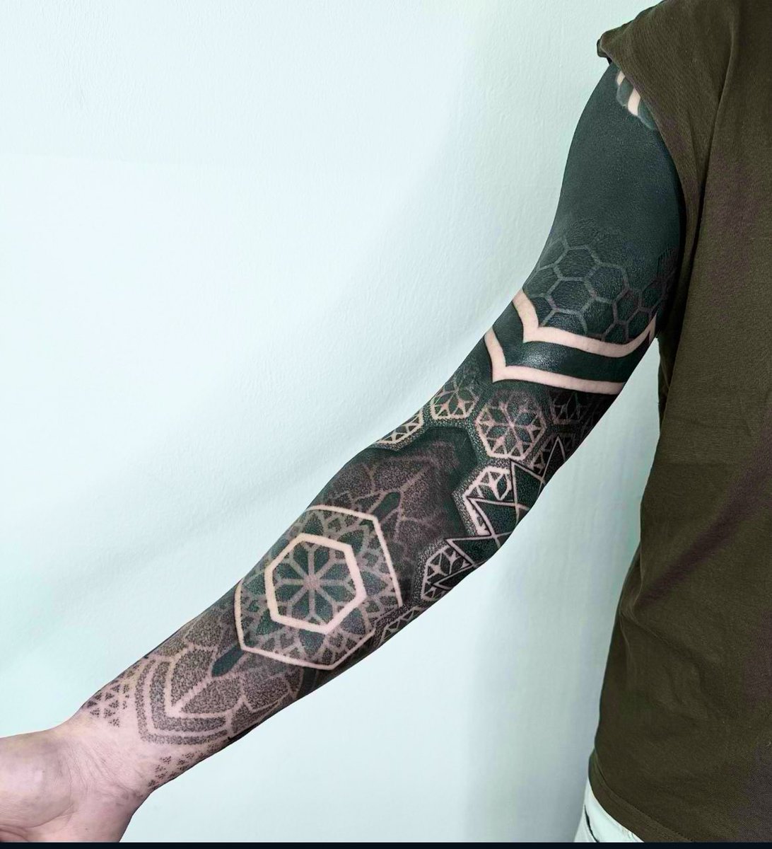 ＃blackwork
＃tattoo
＃geometric
＃Austria🇦🇹