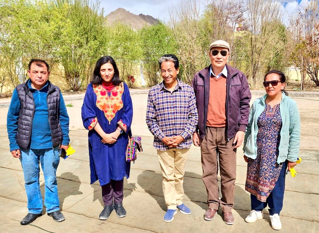 In a solidarity meet with Shri. @Wangchuk66 

State convenor AAP Ladakh Shri.Tsering Phuntsog extended full support to the four point constitutional demand of Ladakh.

Mr Wangchuk also expressed his solidarity to AAP and condemned the arrest of Arvind Kejriwal