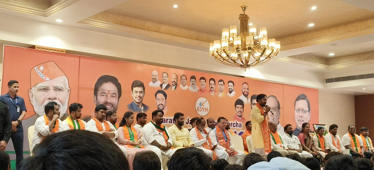 Attended the Yuva Sammelan Meeting for #Secunderabad Parliament. Chief Guest for the event was Uttarakhand CM Shri @pushkardhami Ji, BJP OBC Morcha National President & Rajya Sabha Member Shri @Drklaxman ji, and @BJP4Telangna State President Shri @kishanreddybjp Ji addressed…