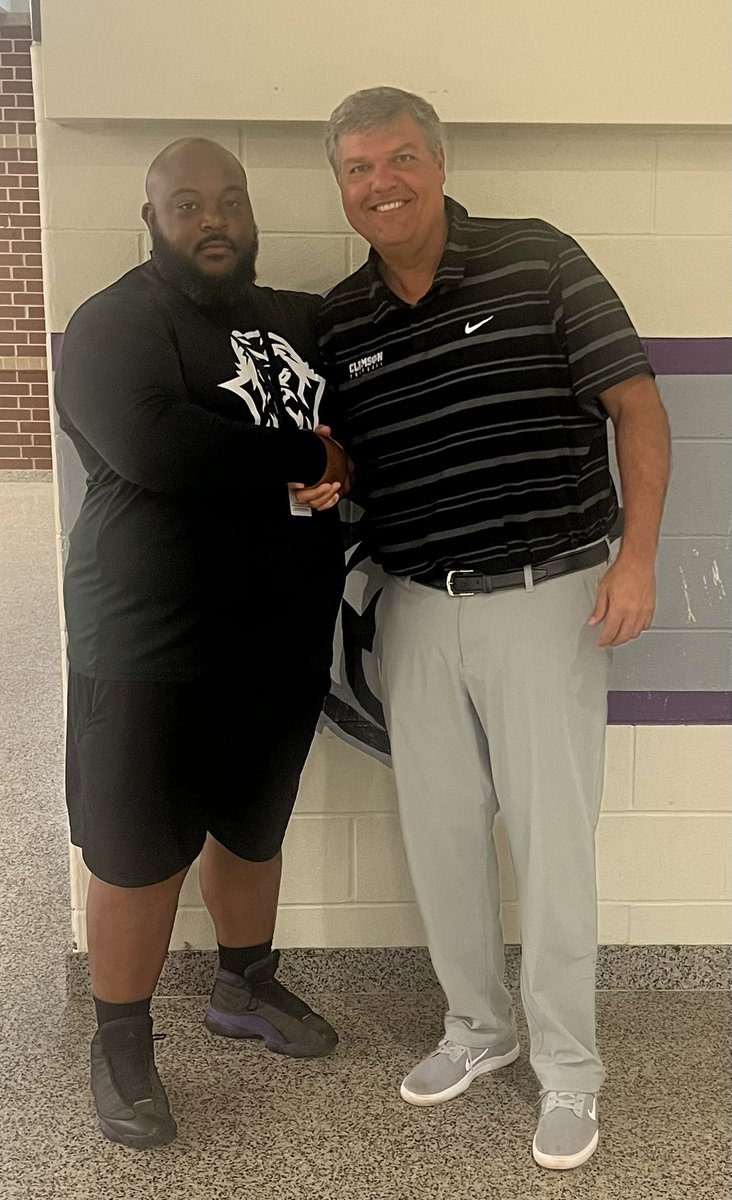 It was a pleasure having @CoachMattLuke from @ClemsonFB with us this morning! We appreciate you making the time and effort to make this a priority stop. You’re always welcome here @SouthGarnerHS Coach!! @SouthGarnerAD @RecruitsSg @SouthGarnerFB @ThePrincipalFai