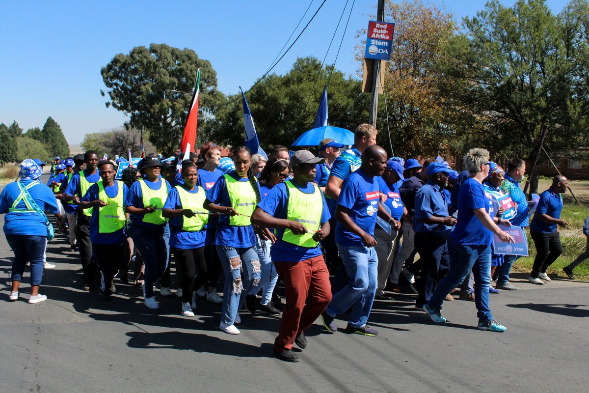 Today, the DA held a march against the Govan Mbeki Local Municipality, Mpumalanga, where we handed over a memorandum to the municipality on behalf of the residents to highlight the complete collapse in service delivery under 3 decades of ANC corruption and misrule. #RescueSA