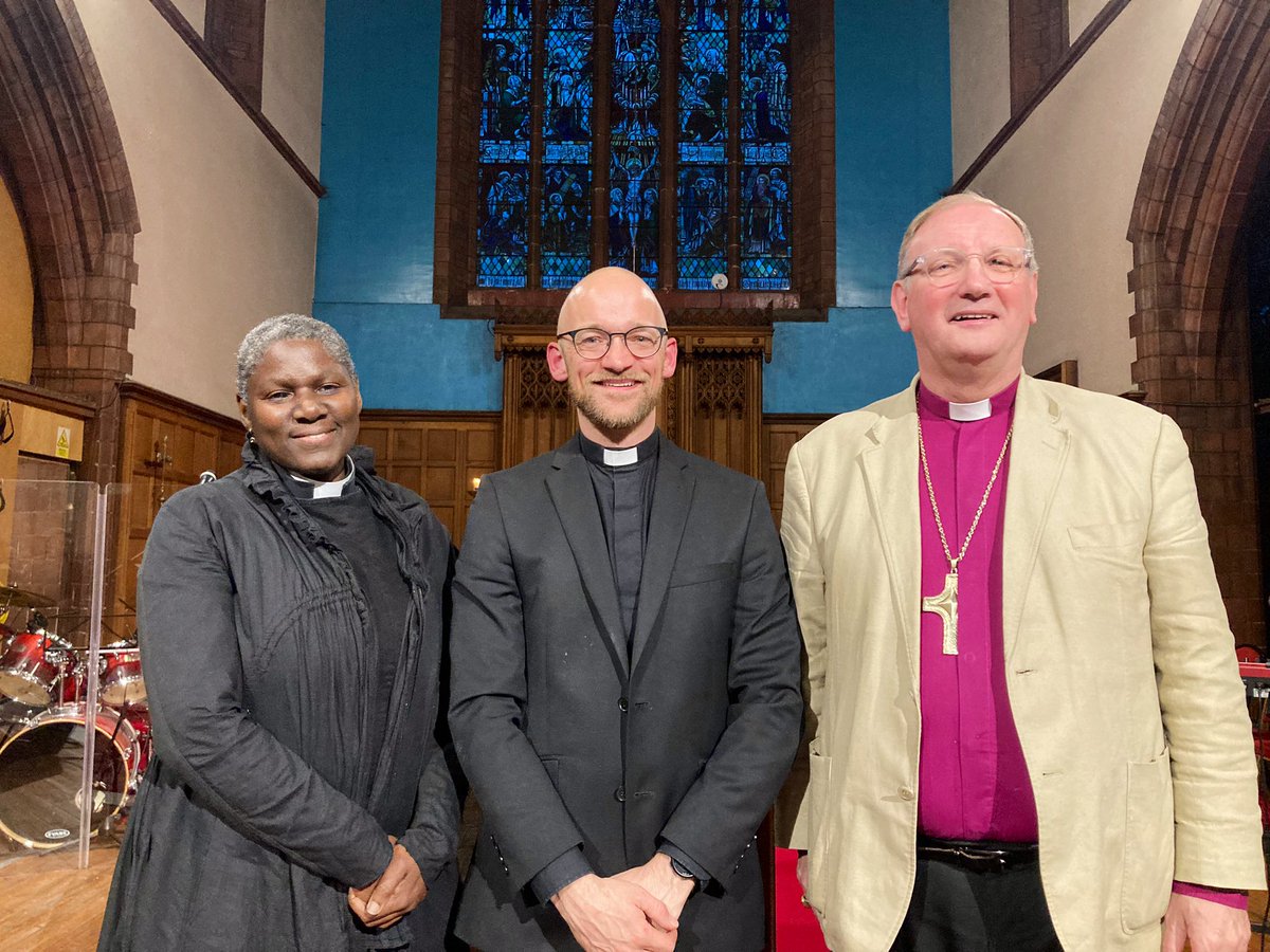 A lovely evening on Friday at St Martin’s, Norris Bank @DioManchester as Rev’d Will Rubie is welcomed as Incumbent & Inducted by @archmanchester1. Prayers for Will & the parish as a new chapter begins.