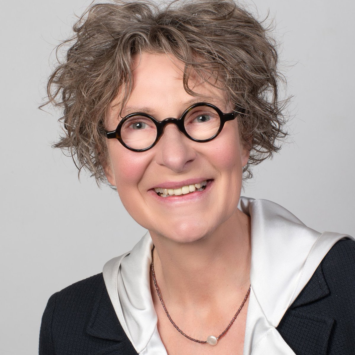 Prof. Anke Huckauf von der #uulm wird eines der elf neuen #DFG Schwerpunktprogramme koordinieren. In dem SPP „Blicke verstehen“ geht es um menschliches Blickverhalten in kommunikativen Situationen👀. Wir gratulieren👏! t1p.de/Blicke_versteh…: Elvira Eberhardt @dfg_public