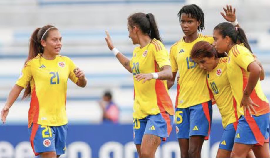 Orgulloso de nuestra selección femenina por conseguir el tercer lugar en el torneo. ¡El fútbol femenino colombiano sigue creciendo y dejando huella! ⚽🇨🇴 #FútbolFemenino #OrgulloColombiano