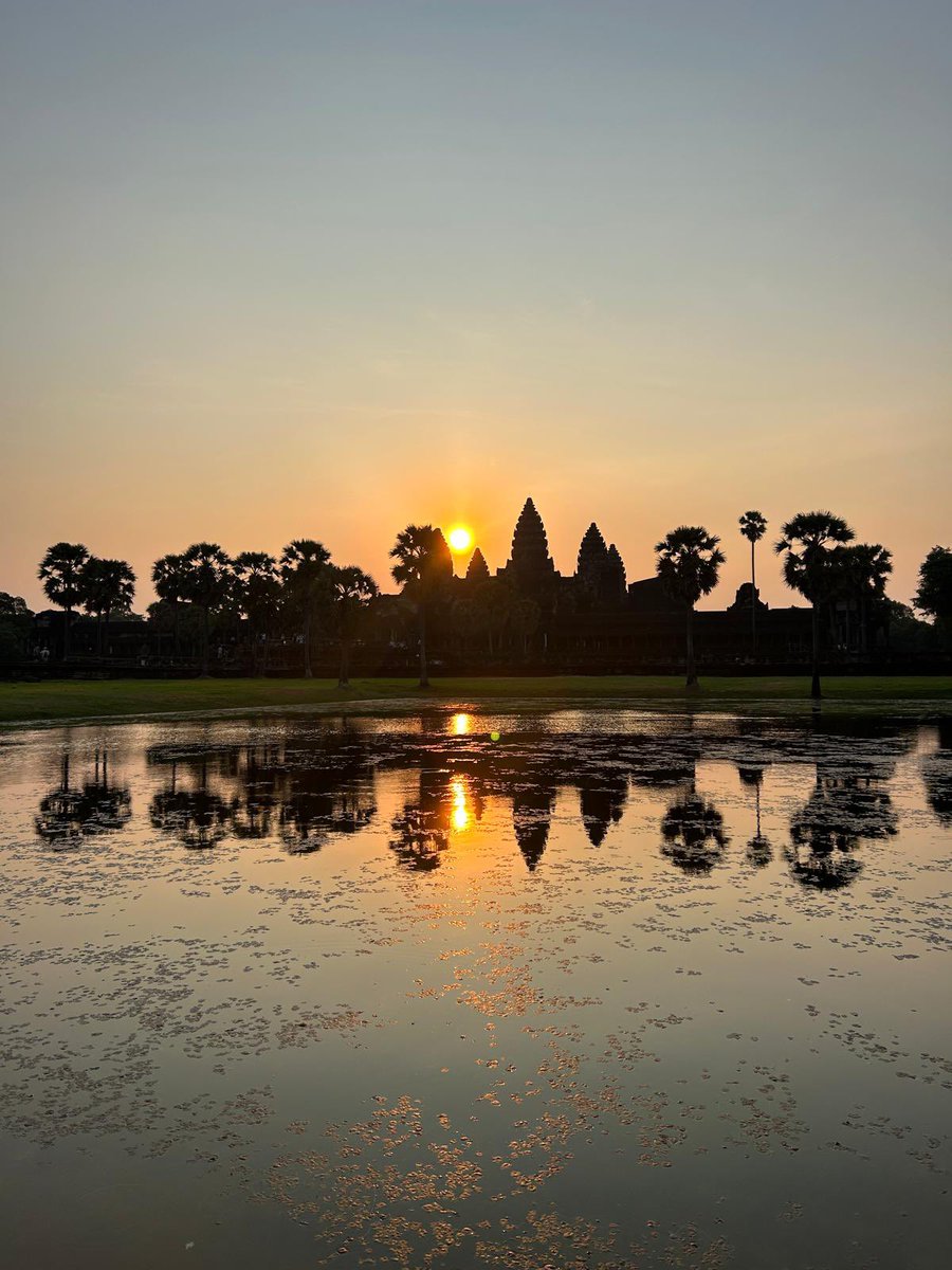 After listening to a very interesting Spiritual Literacy talk by @MarkDorsett63 last year, Angkor Wat had to be visited! ☀️