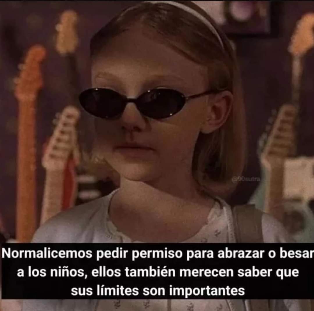 Es fundamental normalizar el acto de pedir permiso antes de abrazar o besar a los niños, ya que esto les enseña desde una edad temprana que sus límites personales son importantes y merecen ser respetados. 

🤸‍♀️Al hacerlo, se fomenta el desarrollo de su autonomía, autoestima y