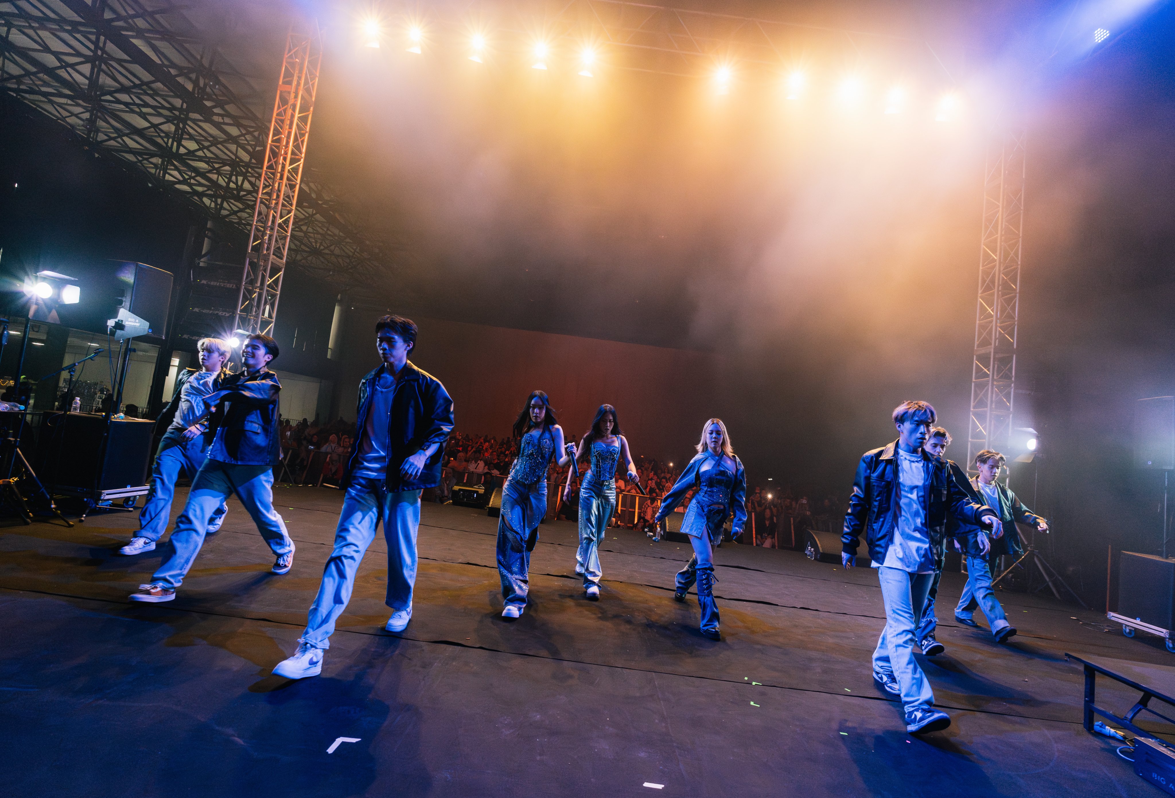 GM5MVKjawAADta-?format=jpg&name=4096x4096