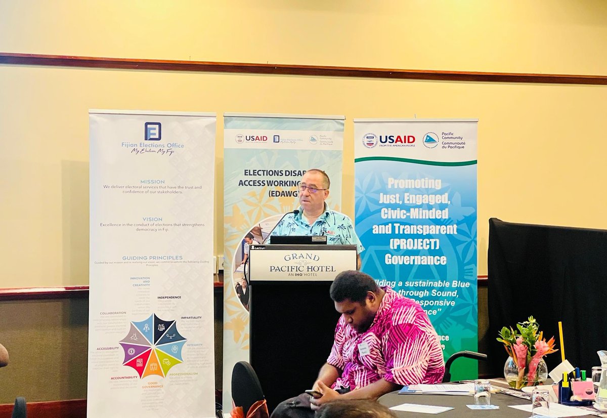 🗳️ @USAID is committed to enhancing #accessibility for #Fijian voters with disabilities🇫🇯🗳️ During the 2022 General Election, we supported the Fijian Elections Office w/ 60%+ accessibility at pre-polling & election day stations 🏛️, Disability-friendly voter materials 📚,…