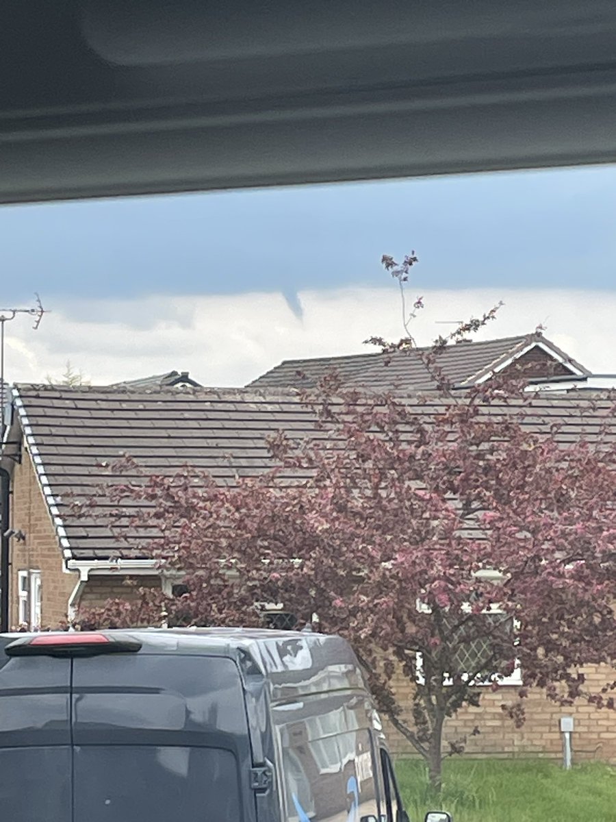 Rachel W tweet media