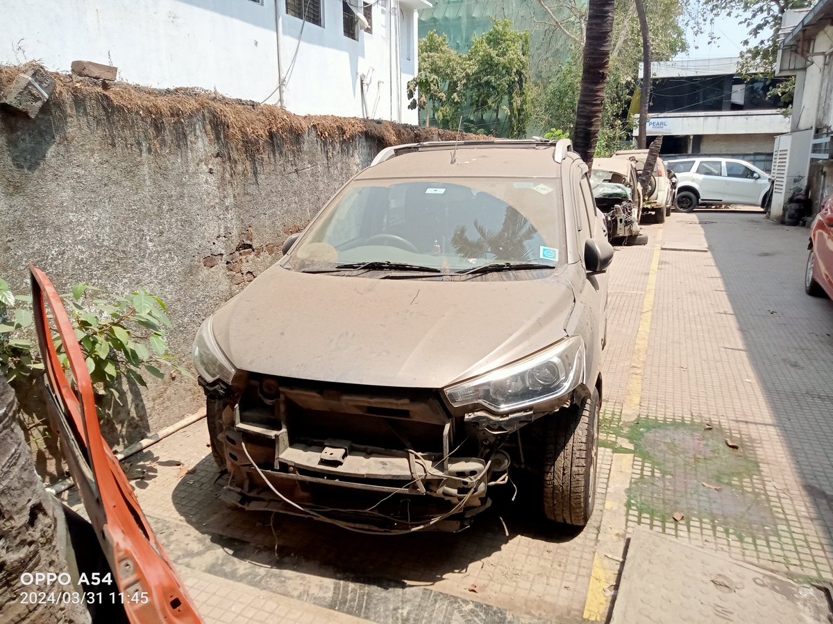 @Zoomcar_India 
From 3 months my car standing in Shree Sai gajana garage  zoom car not paid is previous car money what he repair because of that he is not starting  car repairing work I am requesting zoomcar team please  give they are money and tell them to repair my car #repair