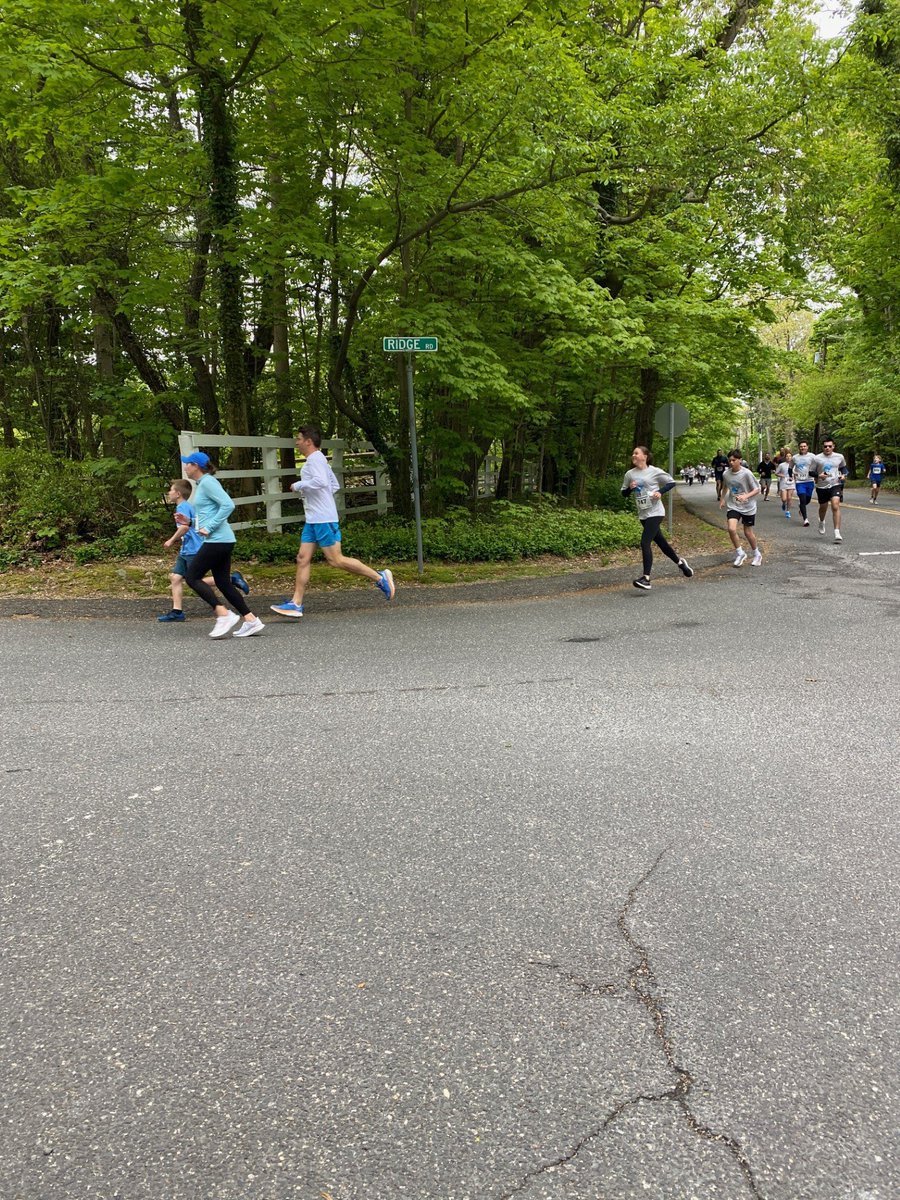 CSHWestSide's tweet image. What an amazing West Side Run! Thank you to our student photographers for capturing these beautiful pictures. #westsideschoolpride #recordbreakingyear #WestSideRun #30thAnniversary #LaurelHollow