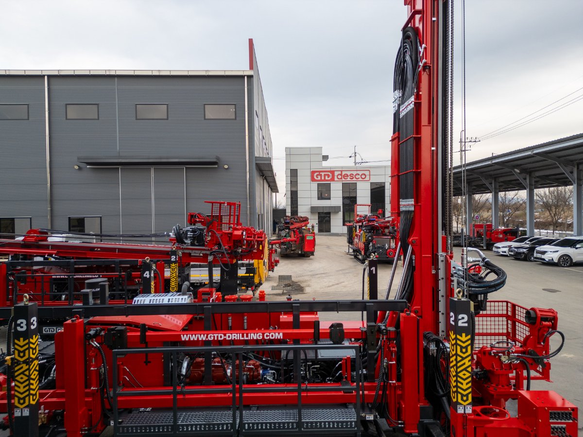 A busy start to the week at the GTD Desco factory. See a behind the scenes video here: youtube.com/watch?v=esyz2g…

gtd-desco.com

#GTD #Desco #Drill #Rigs #Geothermal #GHP #GroundSource #HeatPump #Drilling #Factory #GSHP  #GT20 #GT25 #GT35 #GT45 #GT45DD #GT60 #GT60DD