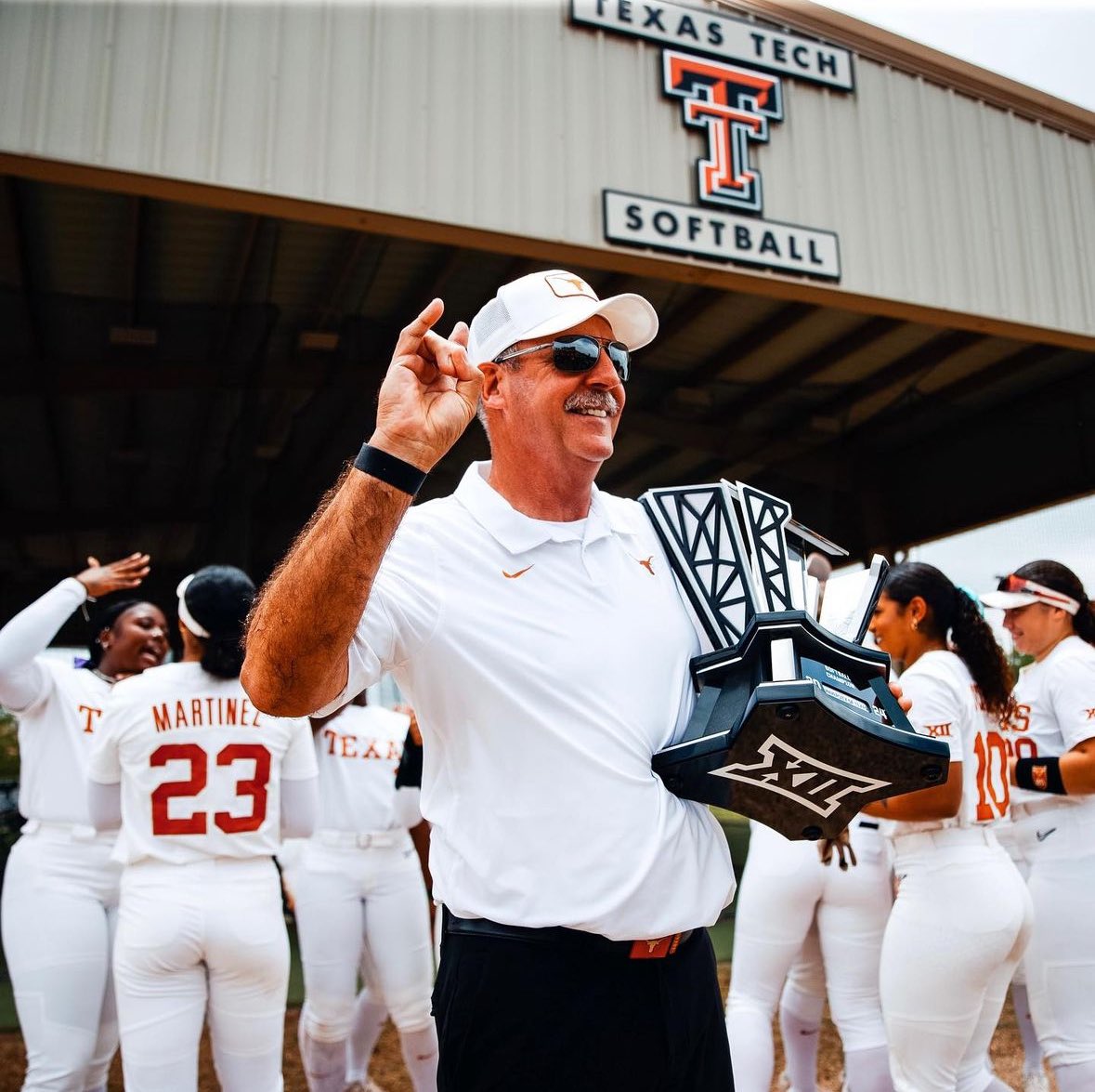 @TexasSoftball in a 3 game series against Texas Tech outscored them 50-7 (13-3, 23-0, 14-4) absolutely domination by the Horns down in Lubbock. No doubt anyone else was winning the Big 12 this year! #HookEm #ThisisTexas #SoftballSchool 🤘🏻🤠