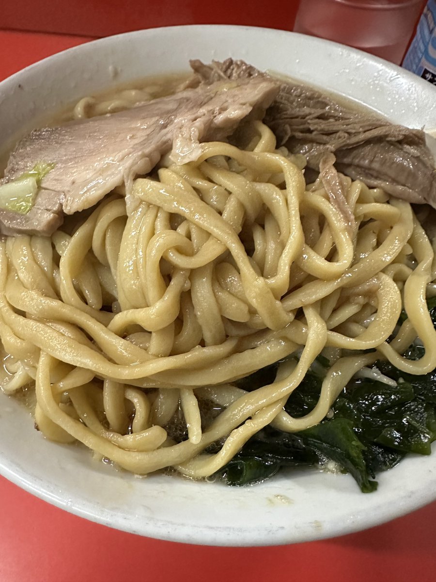 ラーメン二郎 松戸駅前店Ⅲ
小ﾆﾝﾆｸﾔｻｲｱﾌﾞﾗﾜｶﾒ

松戸名物・祝日営業ゲリラトッピング中華風ワカメ二日目。胡麻油の風味が旨味を昇華させ小気味の良い歯応えがまた楽しい。ブレない基軸が最高の変化球を生む。ご馳走様でした。