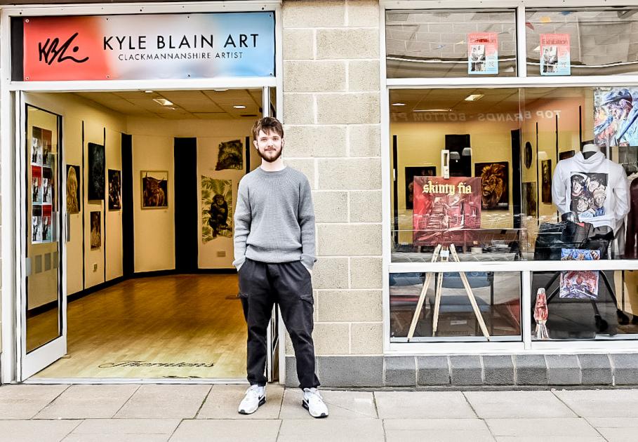 A Wee County artist is turning heads with a showcase of his works in Tillicoultry. dlvr.it/T6Tx9k 👇 Full story
