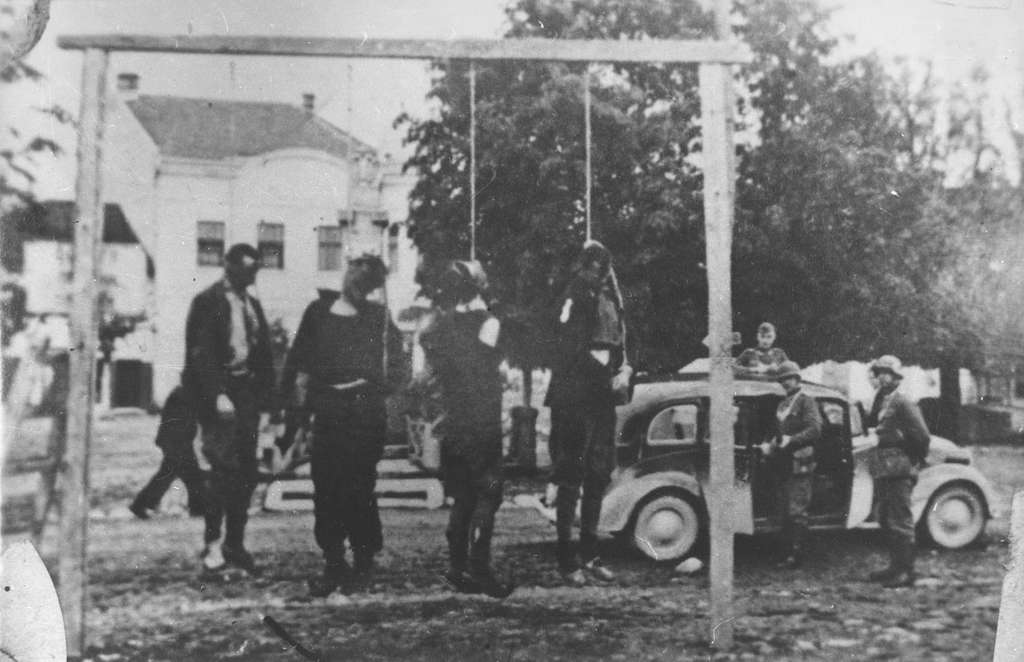 L'#11maggio 1941 le truppe d'occupazione nazifasciste, con l'appoggio dei collaborazionisti locali, impiccarono a #Požega, nella regione di #Užice al confine tra #Serbia e #Croazia, quattro #patrioti precedentemente arrestati.