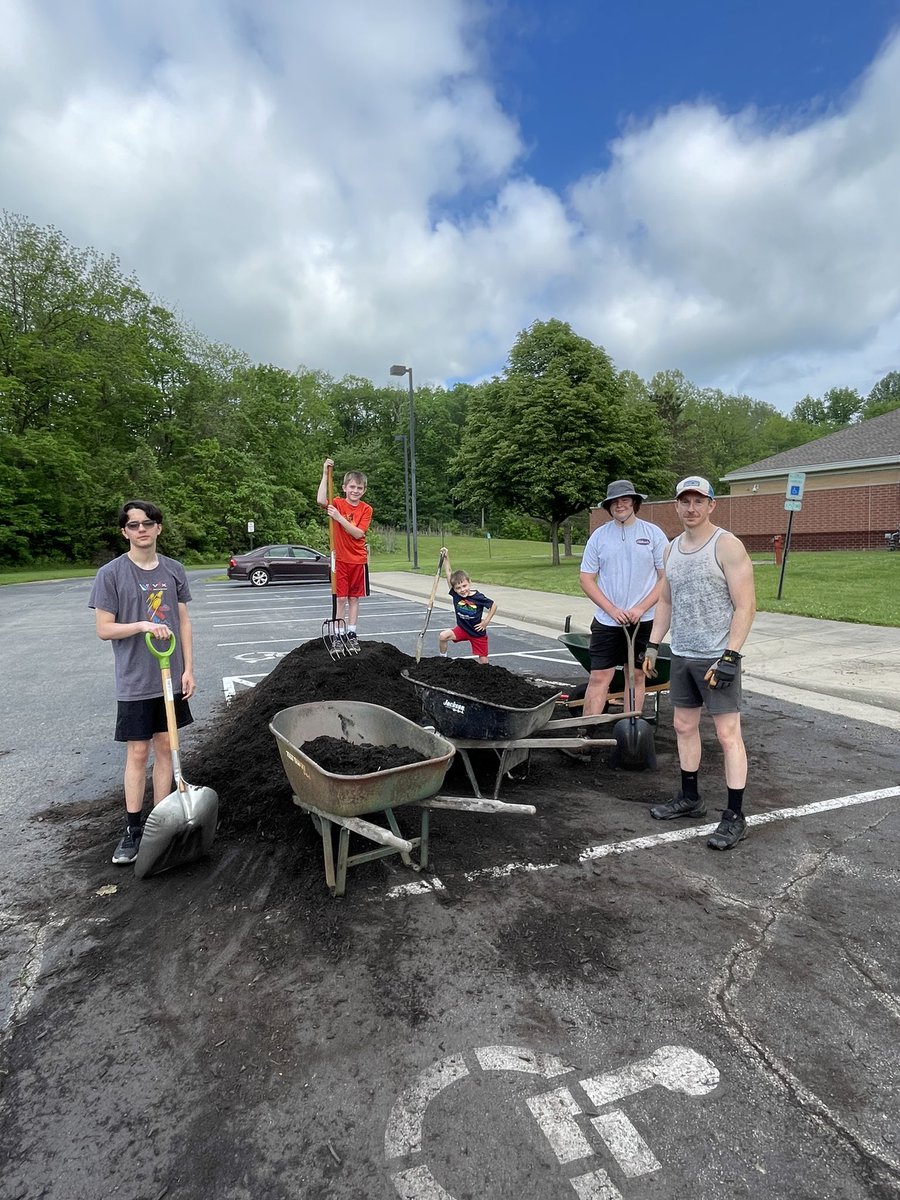 pattisonpath's tweet image. A special thank you to the Pattison PTO, Boy Scout Troop 402, and RiverHills Bank for making Pattison beautiful!