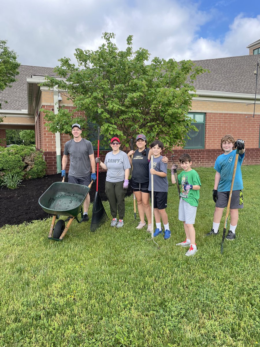 pattisonpath's tweet image. A special thank you to the Pattison PTO, Boy Scout Troop 402, and RiverHills Bank for making Pattison beautiful!