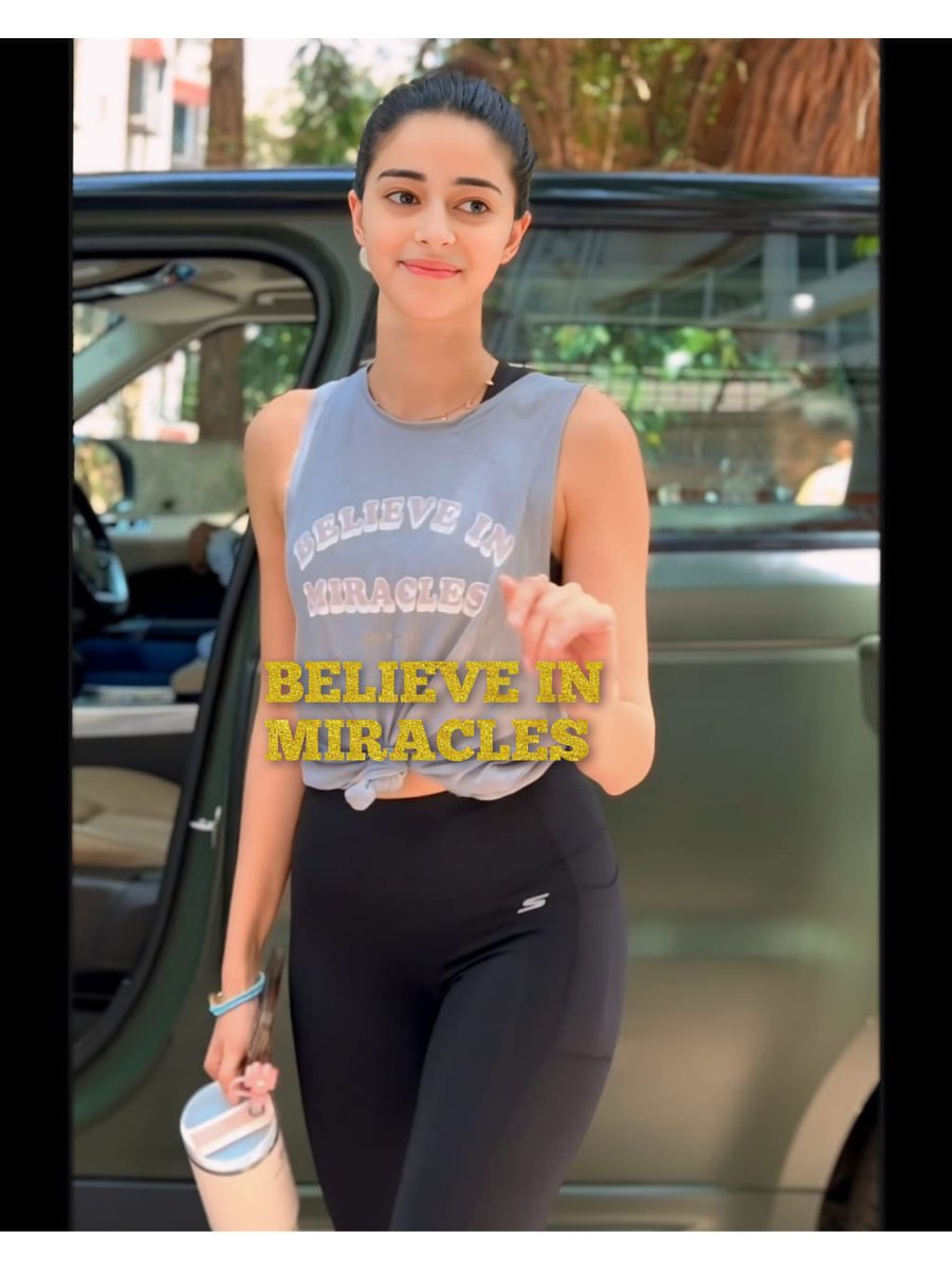 #ananyapanday spotted outside gym in Mumbai today. 

#yogenshah